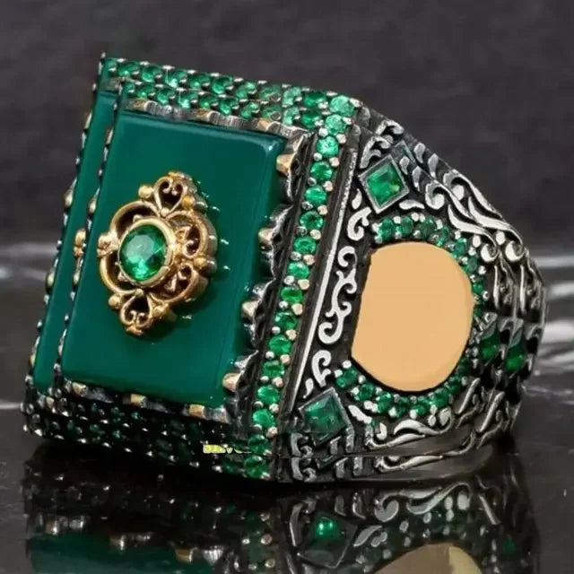 Inlaid Emerald Men's Luxury Ring Personality Retro Domineering Gem Sapphire Ring To Attend The Banquet Party Business Jewelry TJZ22023