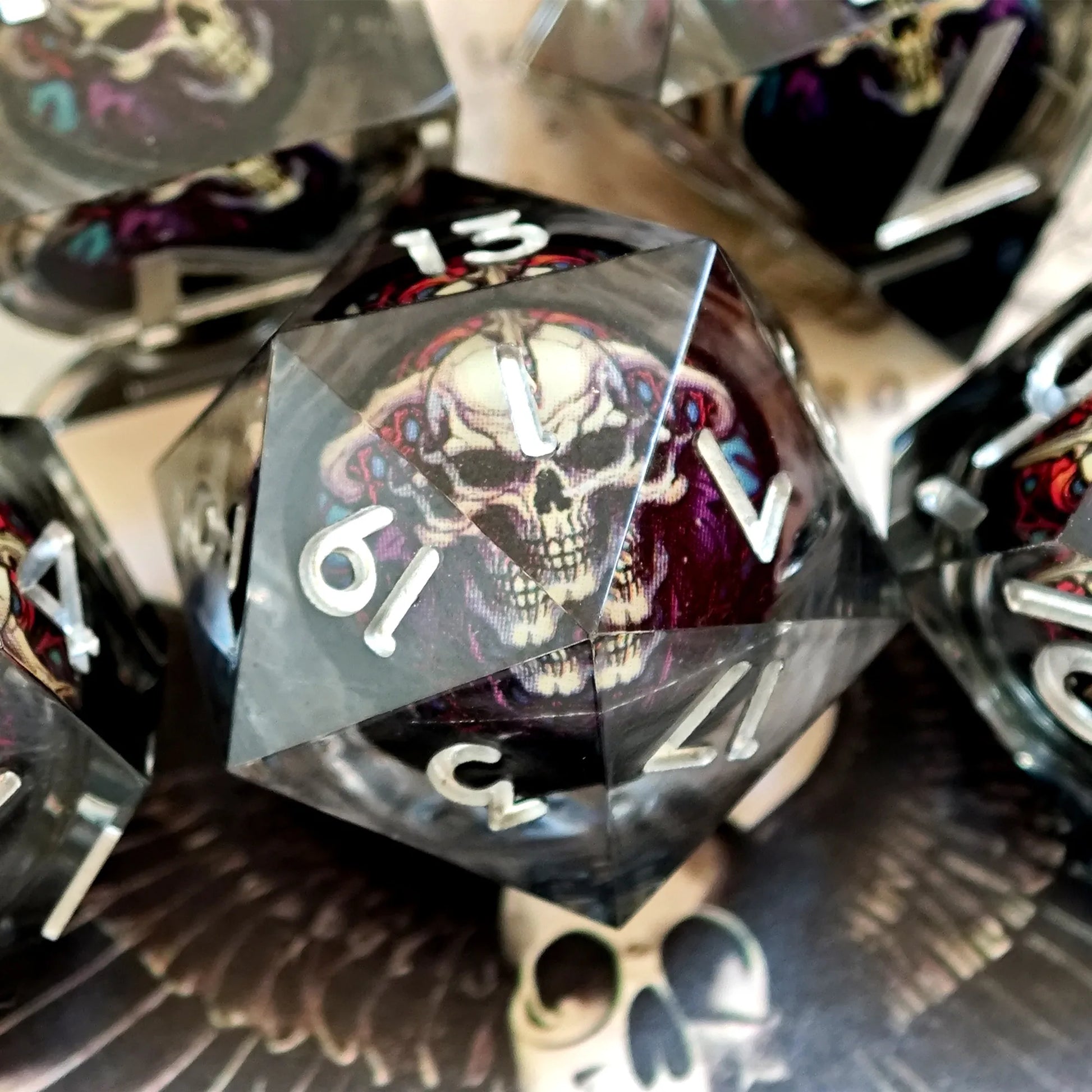 MINI PLANET Skull Liquid Core Dice Set Polyhedral DND Dice For TRPG Desktop Game Sharp Resin Dice Set 7pcs Handmade Dice