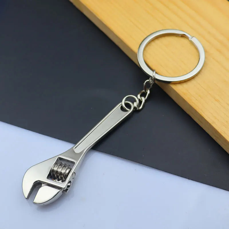Creative Metal Mini Auto Parts Car Wheel Keychain Body Kit Enthusiast Keyring Accessories Key Ring Chain for Men Woman Gift