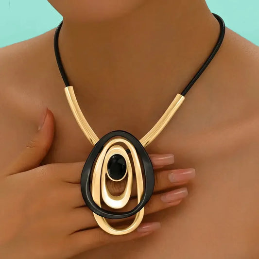 Circle Oval Pendant Necklace for Women Simple Fashion Neck Jewelry Hot Sale Party Gift 2025 New Style