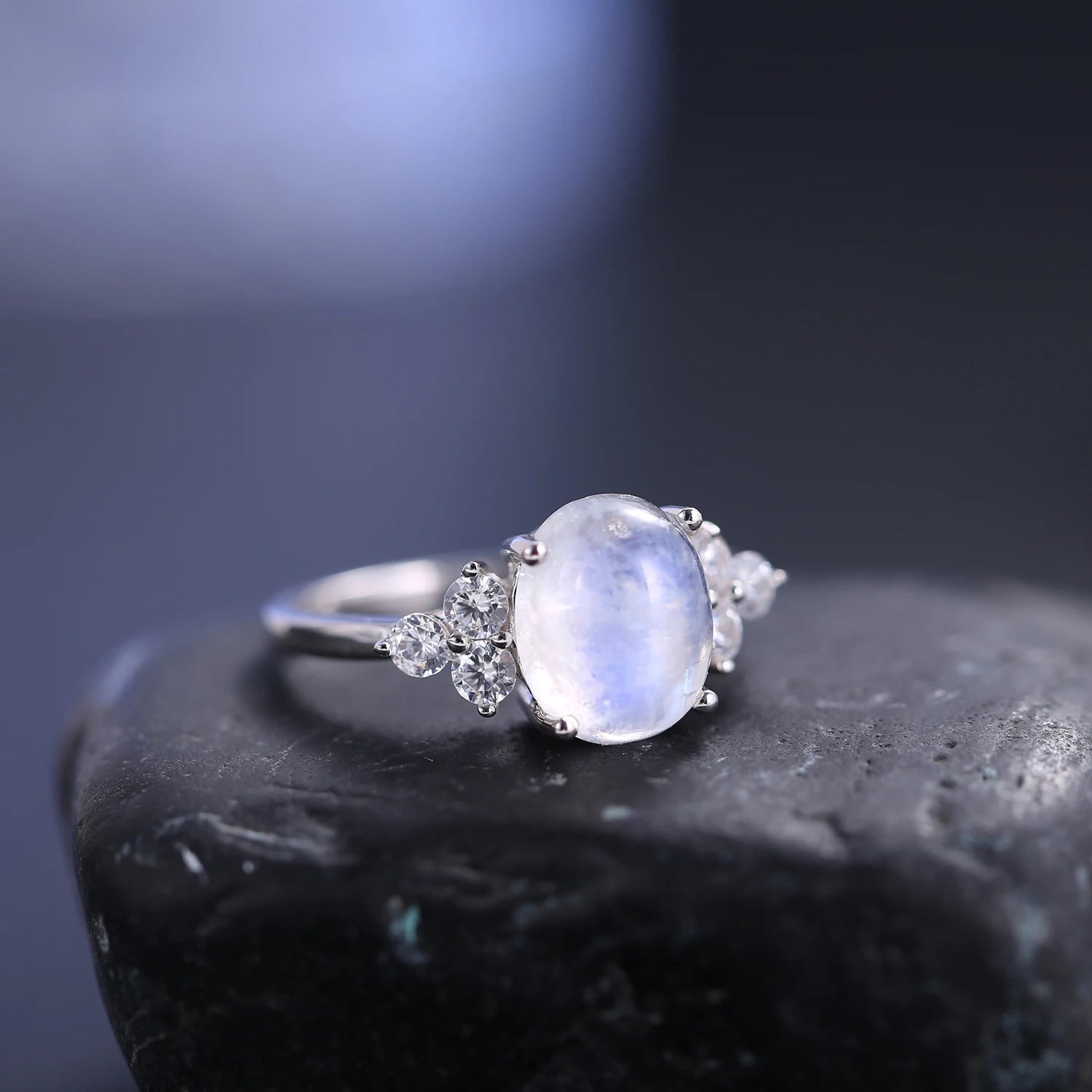 GEM'S BALLET Vintage Milky Blue Moonstone Art Deco Milgrain Engagement Ring in 925 Sterling Silver Unique Gemstone Women's Ring