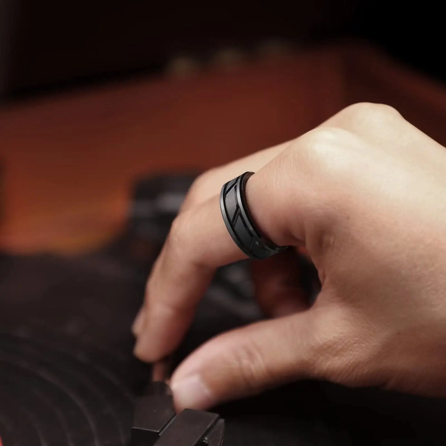 Fashio Men Rings Black Titanium Stainless Steel Rings For Men Women Brick Pattern Finish Beveled Edge Wedding Ring Party Jewelry
