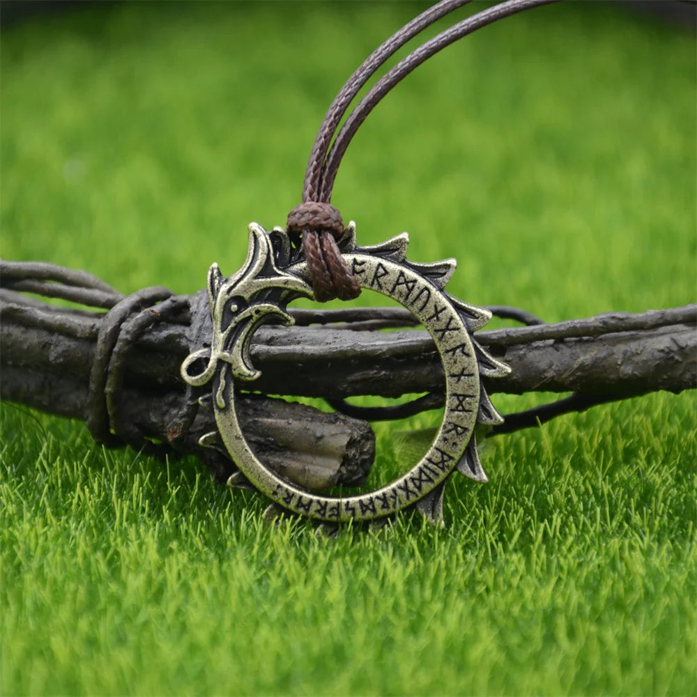 Nostalgia Viking Runes Jewelry Runic Amulet Circle Pendant Necklace Women Men Vegvisir Compass Nordic Talisman Pagan Jewerly