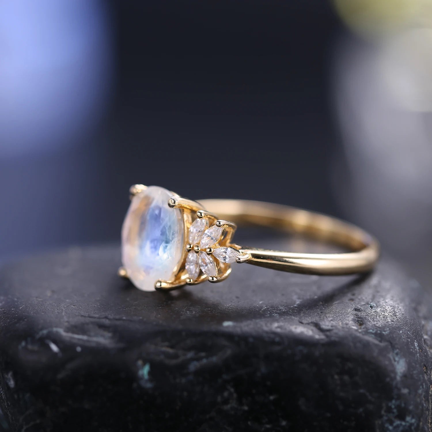 GEM'S BALLET Oval 8x10mm Cluster Milky Blue Moonstone Engagement Ring 925 Sterling Silver Olive Branch Rings For Women