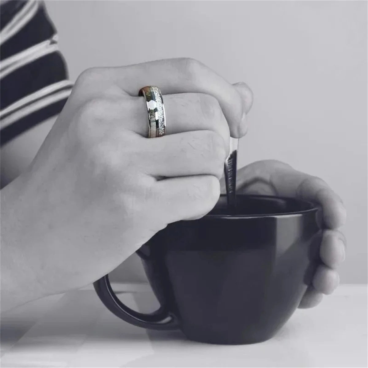 Fashion 8mm Silver Color Stainless Steel Rings for Men Double Groove Meteorite Inlay Dome Men Finger Ring Wedding Band Jewelry