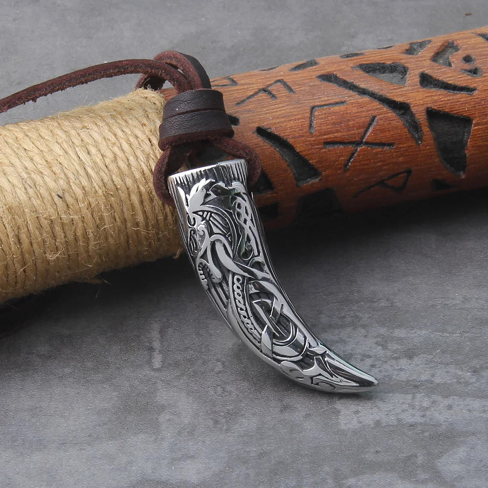 Never Fade Wolf Fang Tooth Spike with wolf Carving patterns Pendant Necklace wooden box as men gift