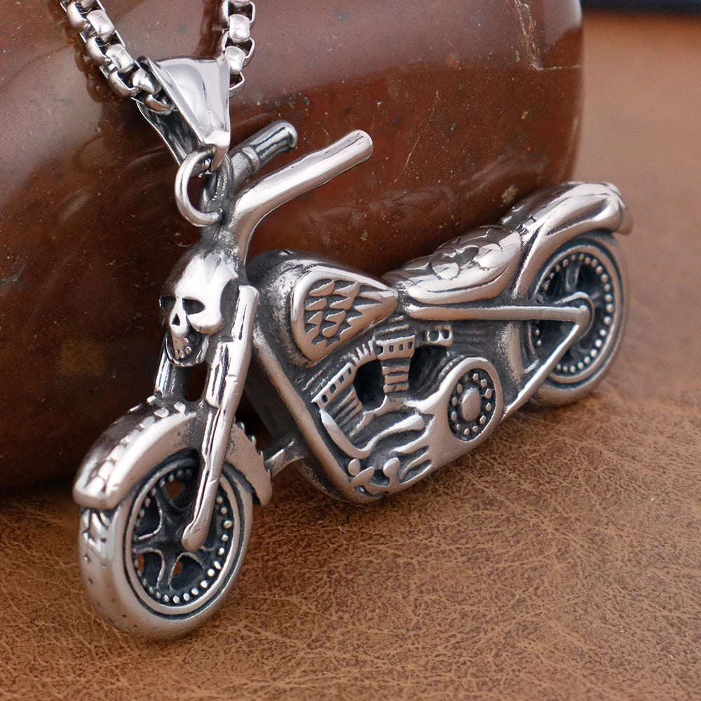 Classic Motorcyclist Pendant Chain Punk Hip Hop Soul Chariot Necklaces for Men Fashion Biker Jewelry Gift