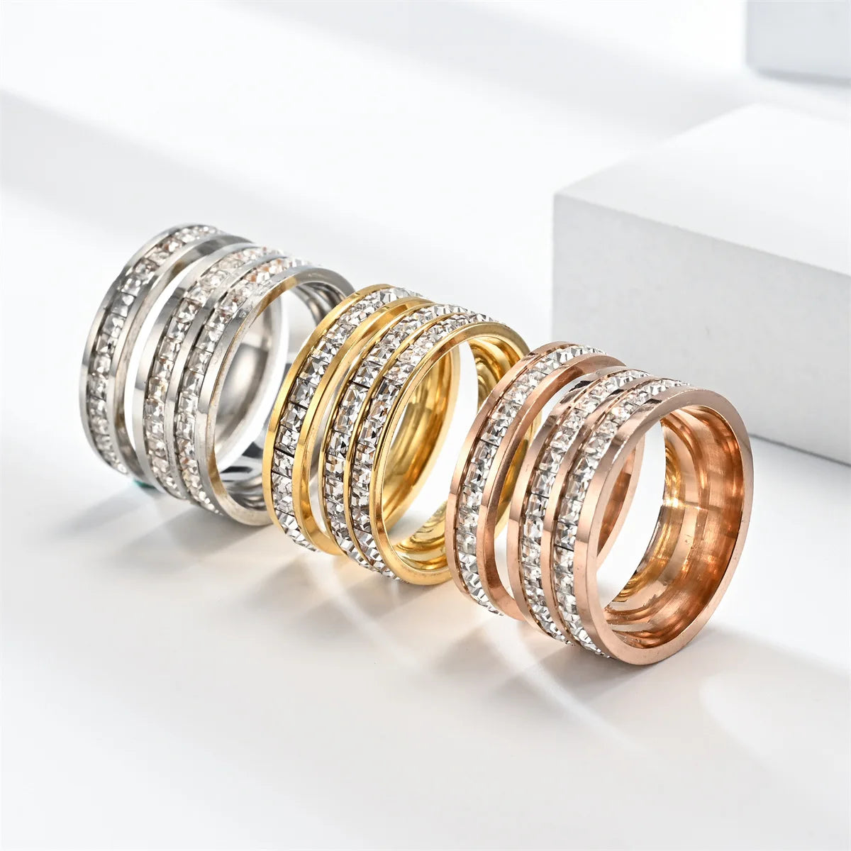 Hip Hop Iced Out Crystal CZ Bling Woman Rings Fashion Stainless Steel Rings For Men Women Wedding Engagement Jewelry Wholesale