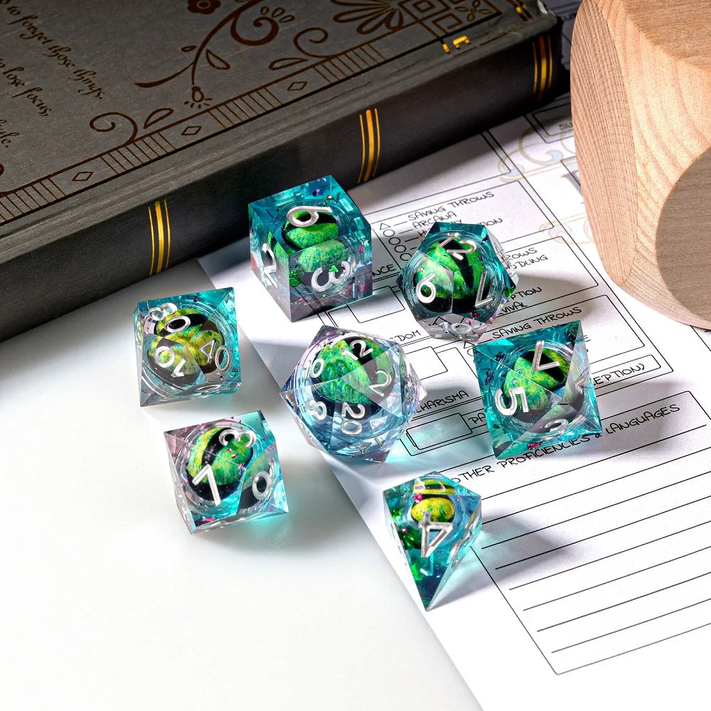 1-7pcs Dargon Eye DND Dice Set Cat Eye Liquid Core Milk Cat Sharp Edge Handmade Polyhedral Resin Dice for Multi-Sided RPG D6~D20 7pcs Blue Sliver