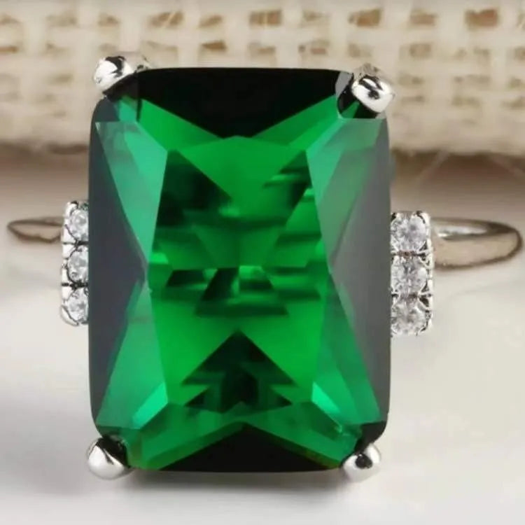 Engagement Ring European and American Fashion Horse Eye Ring High Quality Jewelry CR049green