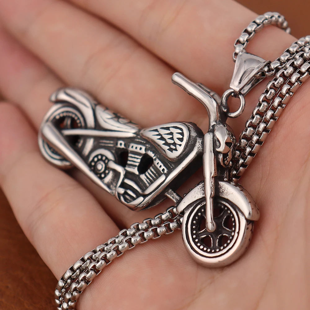 Classic Motorcyclist Pendant Chain Punk Hip Hop Soul Chariot Necklaces for Men Fashion Biker Jewelry Gift