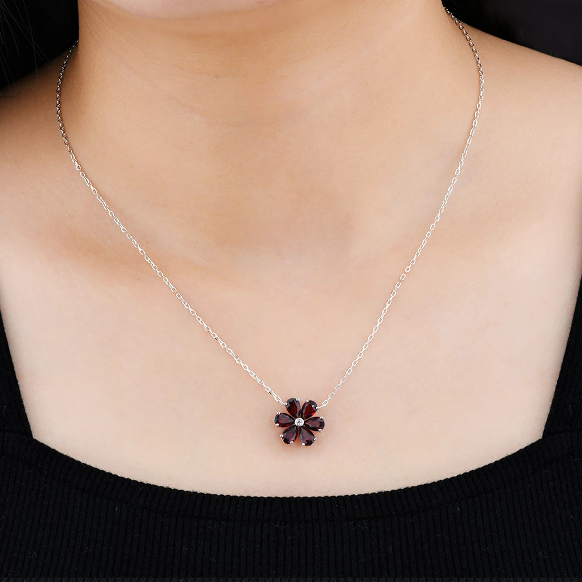 Natural Red Garnet Solid Sterling Silver Necklace 2.68 Carats Genuine Birthstone Romantic Flower Design S925 Fine Jewelry Gifts
