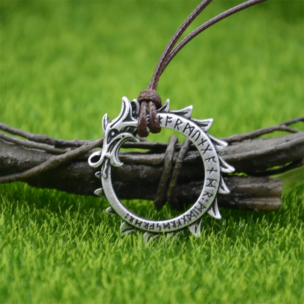 Nostalgia Viking Runes Jewelry Runic Amulet Circle Pendant Necklace Women Men Vegvisir Compass Nordic Talisman Pagan Jewerly