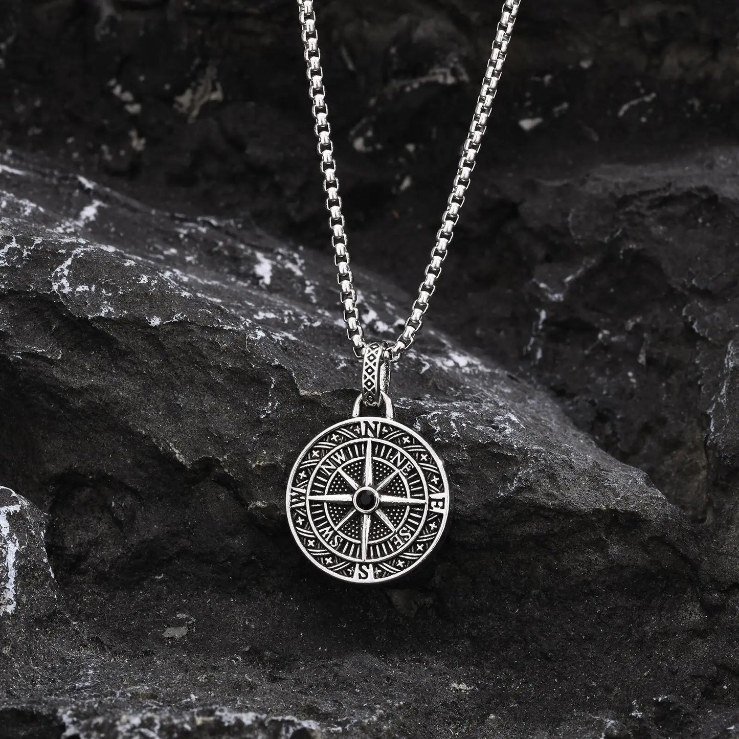 Vintage Compass Pendant Necklaces for Men Boys, Stainless Steel Coin Necklace, Rock Hiphop Collar Graduation Guide Gift