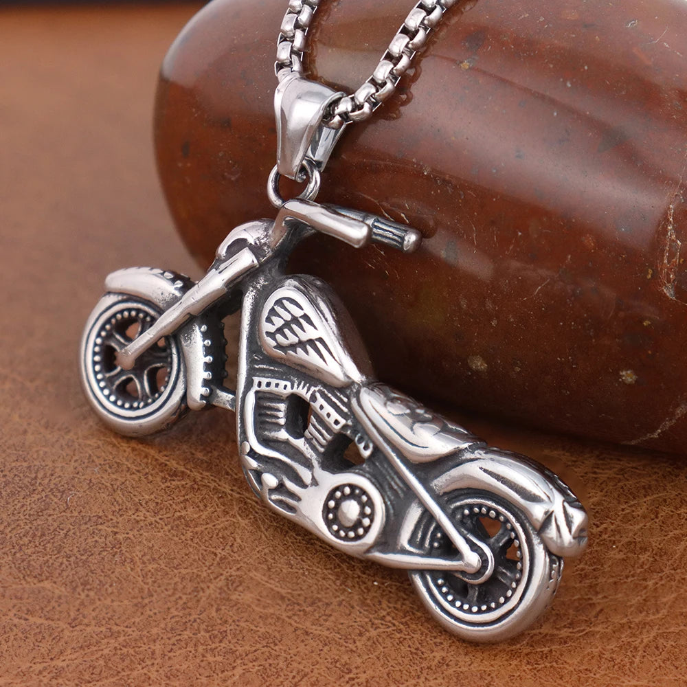 Classic Motorcyclist Pendant Chain Punk Hip Hop Soul Chariot Necklaces for Men Fashion Biker Jewelry Gift