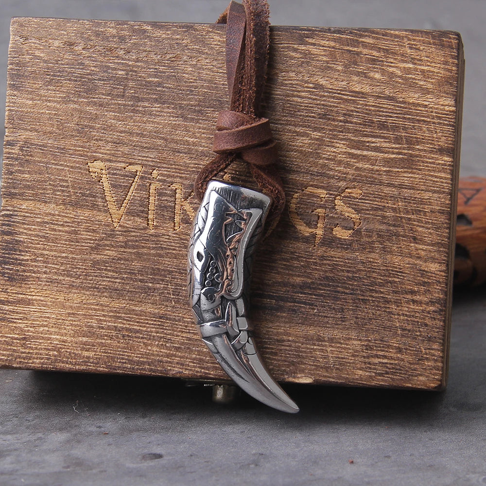 Never Fade Wolf Fang Tooth Spike with wolf Carving patterns Pendant Necklace wooden box as men gift