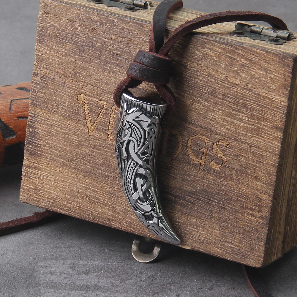 Never Fade Wolf Fang Tooth Spike with wolf Carving patterns Pendant Necklace wooden box as men gift