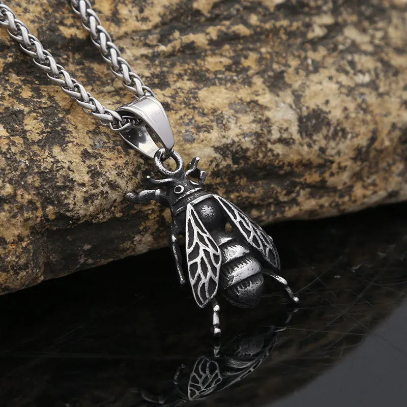 Trendy SImple Bee Pendant Popular 316L Stainless Steel Creative Unique Animal Necklaces Personality Men Women Party Jewelry Gift