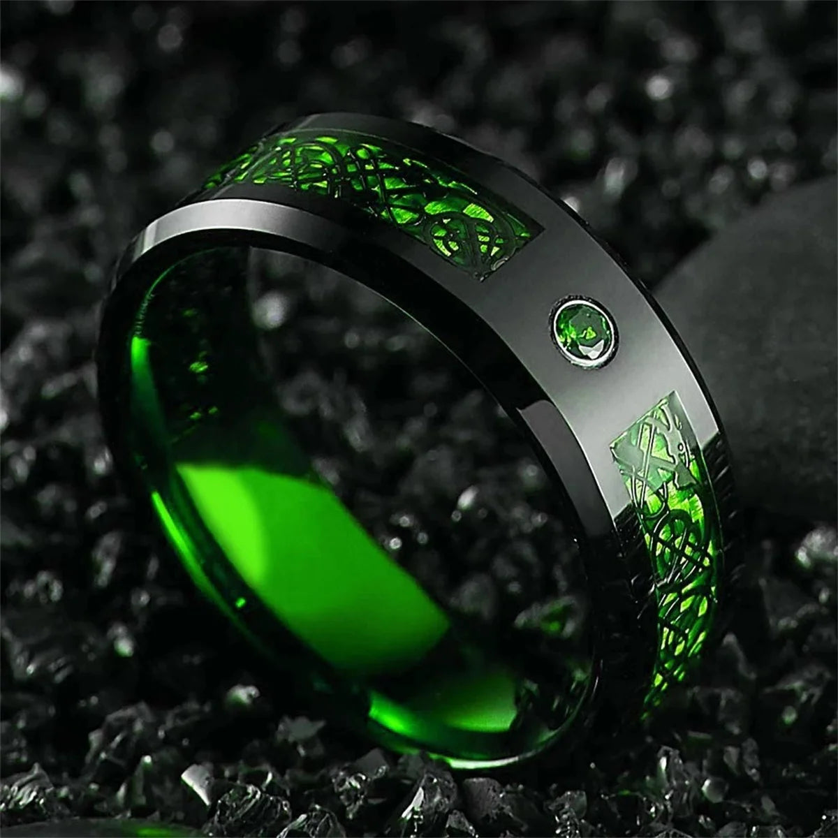 Fashion 8mm Black Tungsten Wedding Celtic Dragon Rings Inlaid Green Zircon Ring for Men Stainless Steel Purple Carbon Fibre Ring