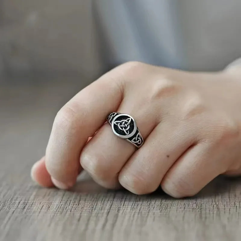 Retro bestseller hollowed-out Celtic Irish ring