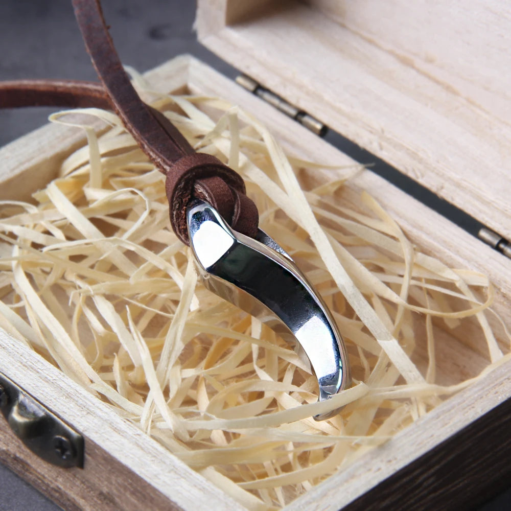 Never Fade Wolf Fang Tooth Spike with wolf Carving patterns Pendant Necklace wooden box as men gift