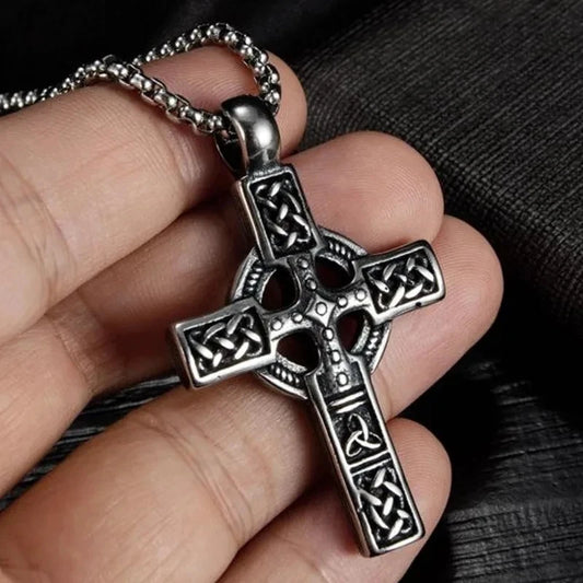 Retro Nordic Irish Celtic Knot Totem Cross Necklace for Men and Women Fashion Ethnic Style Lucky Amulet Jewelry