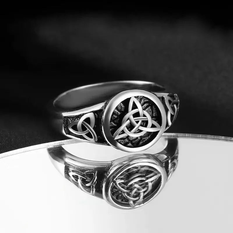 Retro bestseller hollowed-out Celtic Irish ring