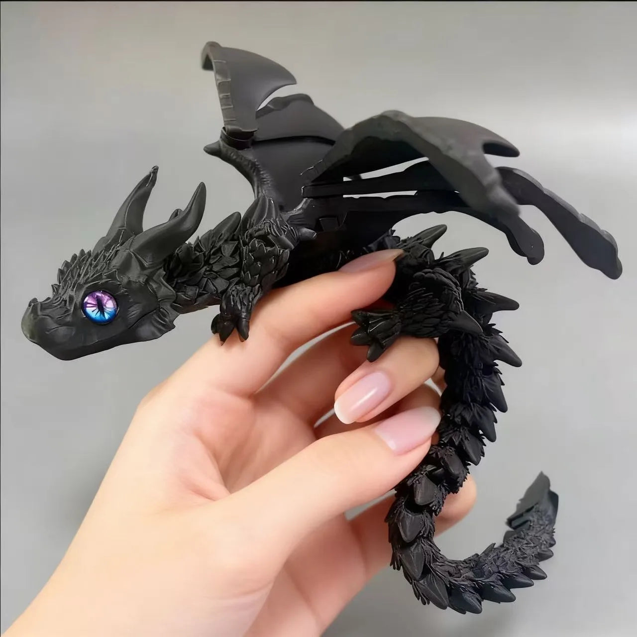1pc 3D Printed Winged Carriage Dragon Figurine With Random Eyes, Art Deco Resin Dragon Sculpture, Tabletop Animal Theme Decor