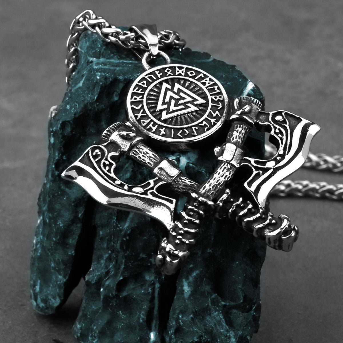 Men&#39;s Stainless Steel Exquisite Double Axe Pendant Necklace Nordic Rune Amulet Gift High Quality Popular Jewelry Wholesale