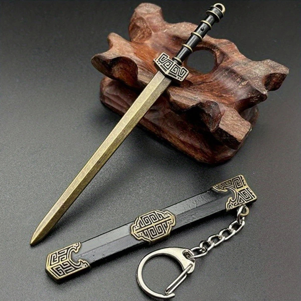 Ancient Chinese Mini Sword KeyChain First Emperor of Qin KeyRing Sword Metal Weapon Toy Key Chain Pendant Cute Keychain