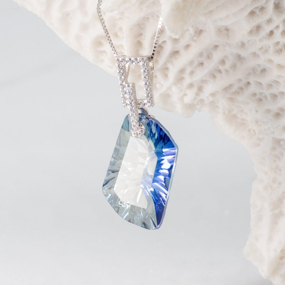 GEM&#39;S BALLET 21.20Ct Natural Iolite Blue Mystic Quartz Gemstone Pendant Necklace 925 Sterling Silver Fine Jewelry for Women