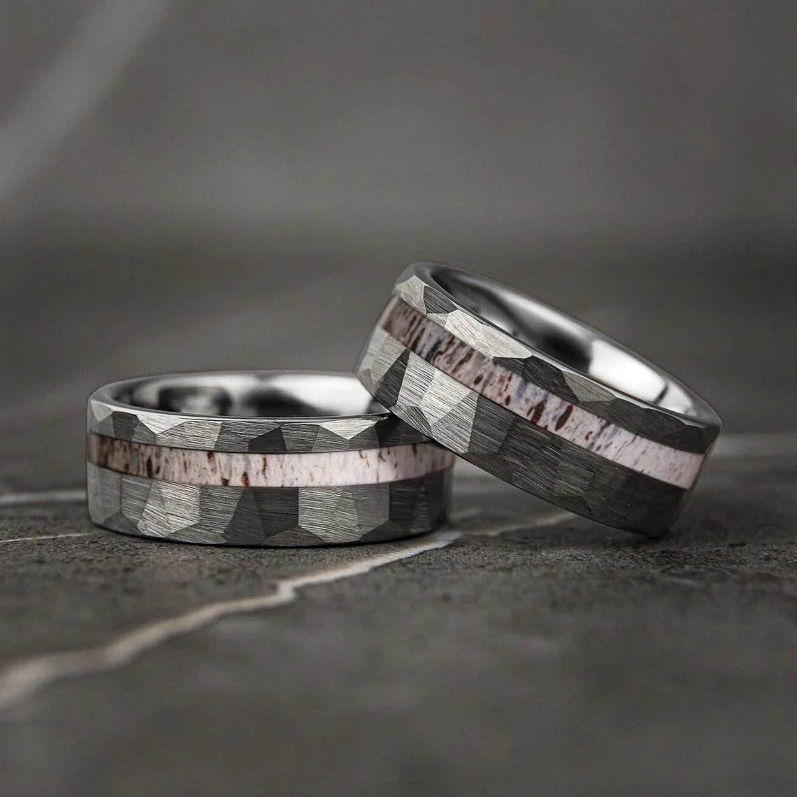 With Deer Antler Inlay Fashion Hammered 8mm Silver Color Men Stainless Steel Rings for Men Wedding Band Jewelry Wholesale
