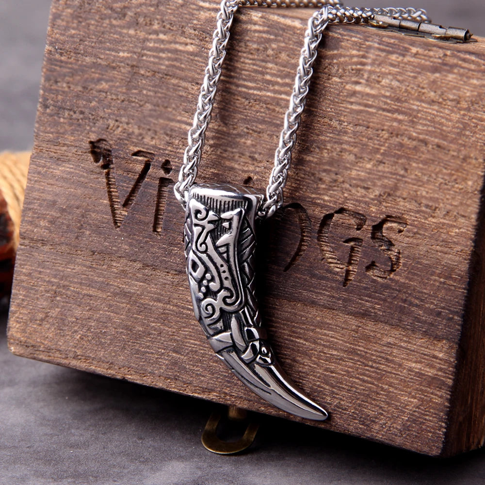 Never Fade Wolf Fang Tooth Spike with wolf Carving patterns Pendant Necklace wooden box as men gift
