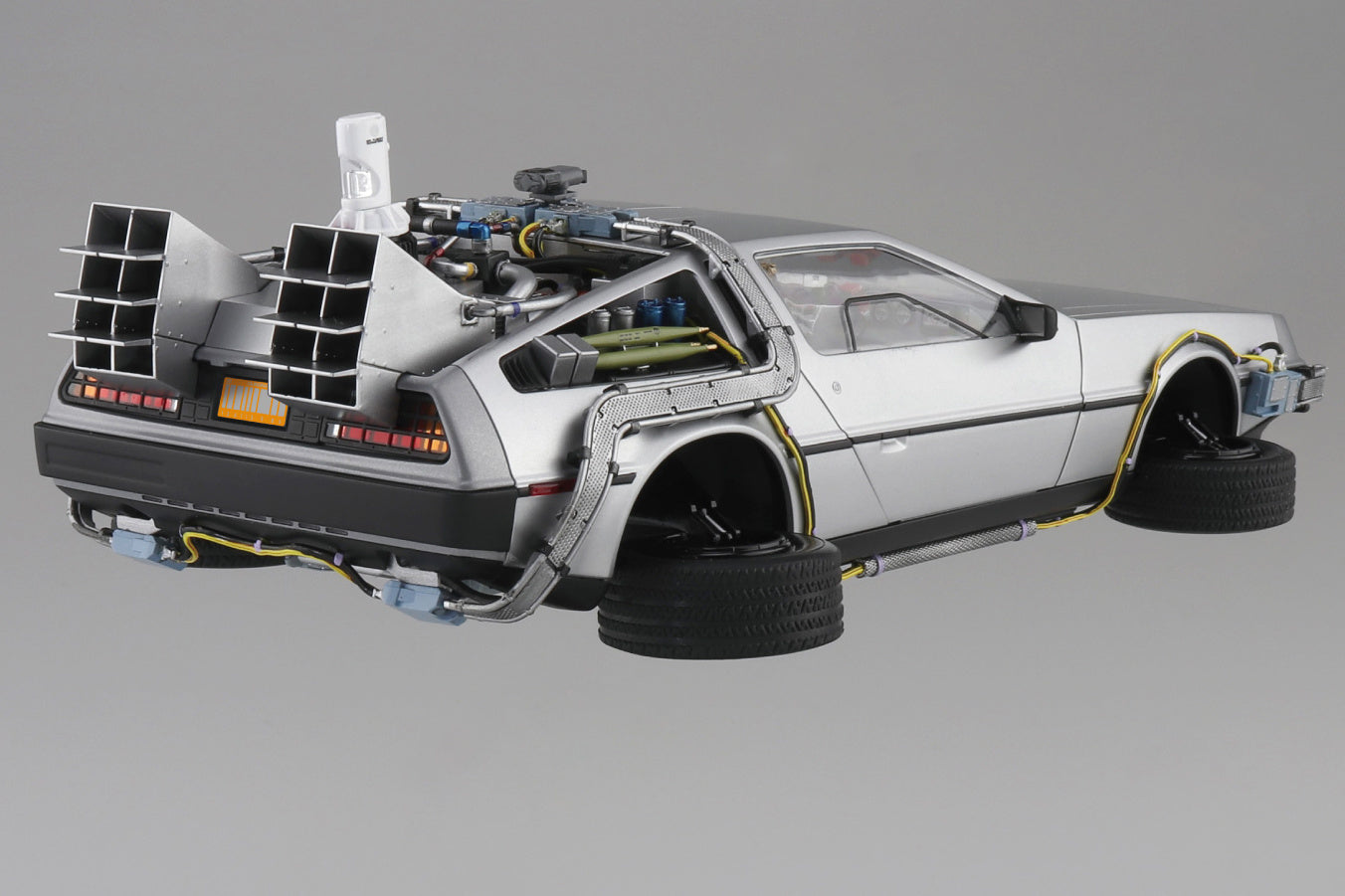 Back to the Future Part II DeLorean Time Machine 1:24 Scale Model Kit