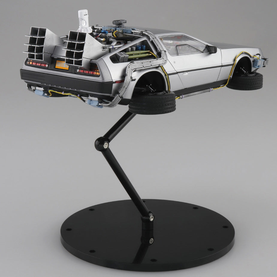 Back to the Future Part II DeLorean Time Machine 1:24 Scale Model Kit